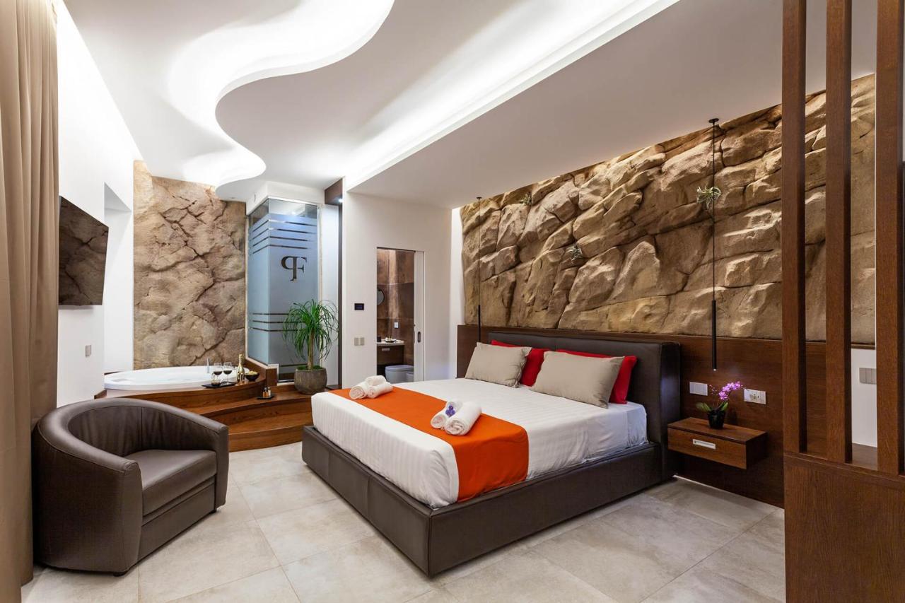 Palazzo Ferrucci Luxury Suites Кальярі Екстер'єр фото